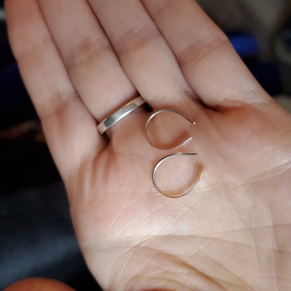 Sterling Silver open hoop earrings - Picture 2 of 3